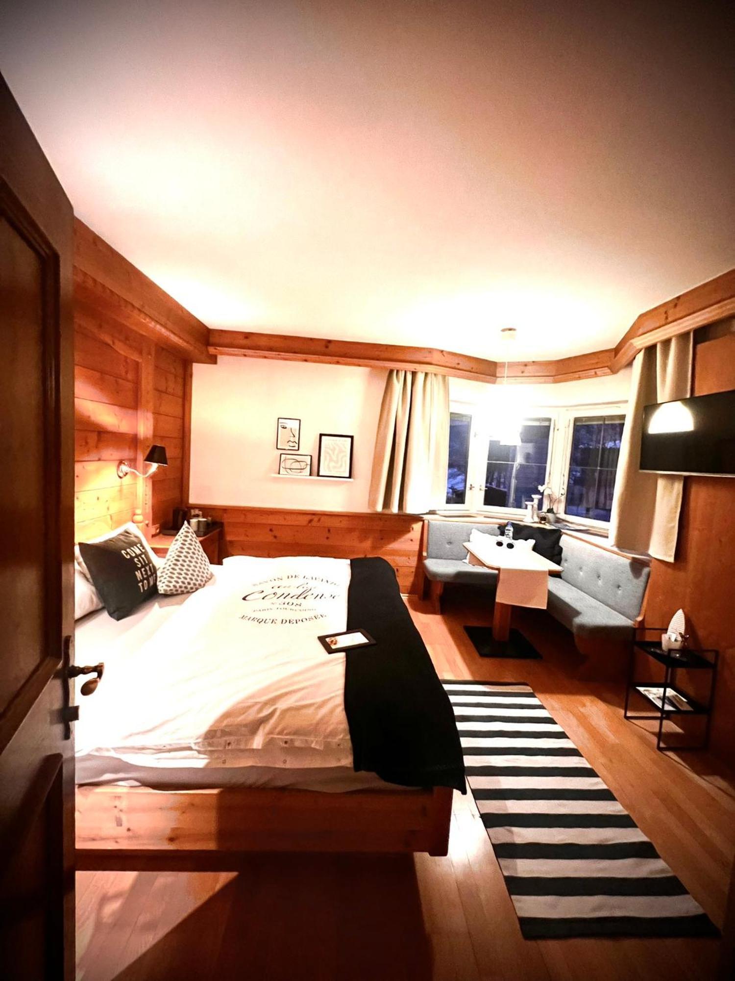Haus Tirolerland Hotell Oetz Exteriör bild