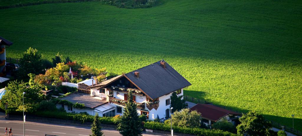 Haus Tirolerland Hotell Oetz Exteriör bild