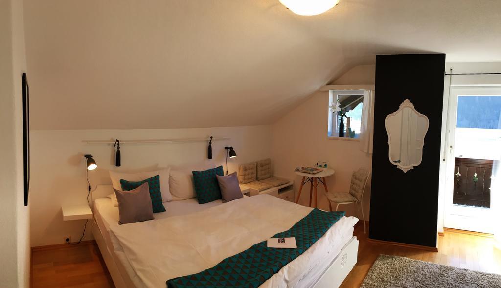 Haus Tirolerland Hotell Oetz Exteriör bild